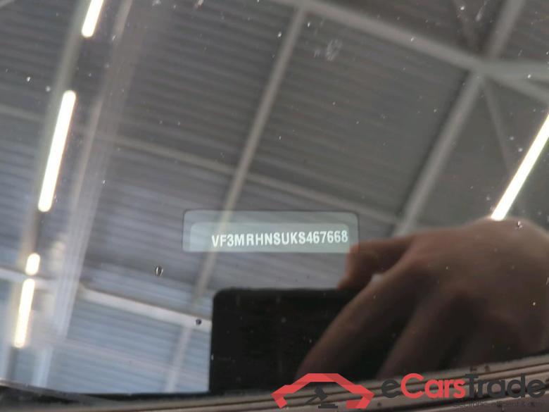 Peugeot 5008 17 - 20 Peugeot 5008 Allure PureTech 130 EAT8 5d #6