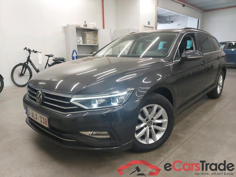 VOLKSWAGEN - VW  PASSAT VARIANT TDI SCR 150PK Style Business With  Airconditioning & Park Assist & Park Pilot #1