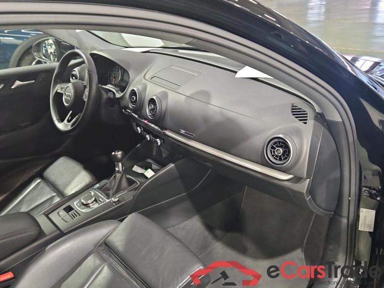 AUDI A3 SEDAN DIESEL - 2017 30 TDi (EU6d-TEMP) #5