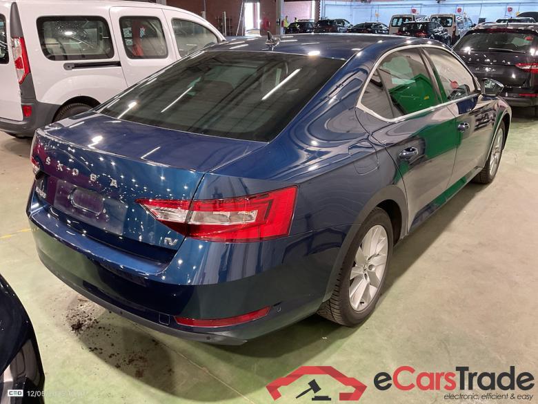 SKODA SUPERB - 2019 1.4 TSI PHEV Style DSG #4