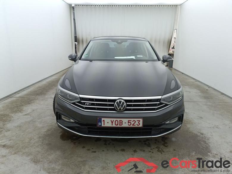 Volkswagen Passat 2.0 TDI 110kW Elegance Business DSG 4d #1