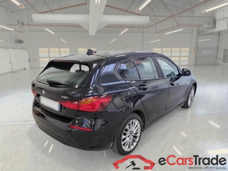 BMW 29 BMW SERIE 1 / 2019 / 5P / BERLINA 118I BUSINESS ADVANTAGE #2