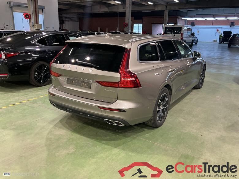 VOLVO V60 DIESEL - 2018 2.0 D3 Momentum (EU6d-TEMP) STOCK #4