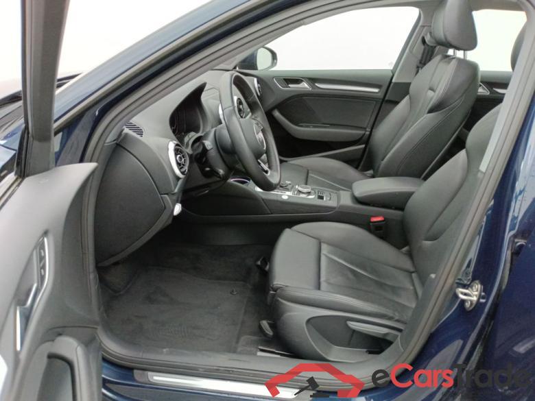 Audi A3 Sportback 40 e-tron S tronic Sport 5d #3