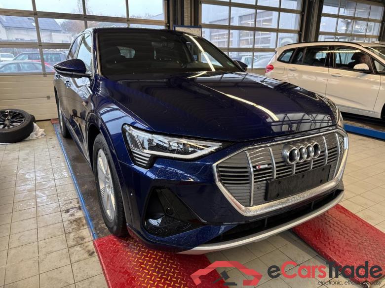 Audi 55 quattro S line E-tron #2