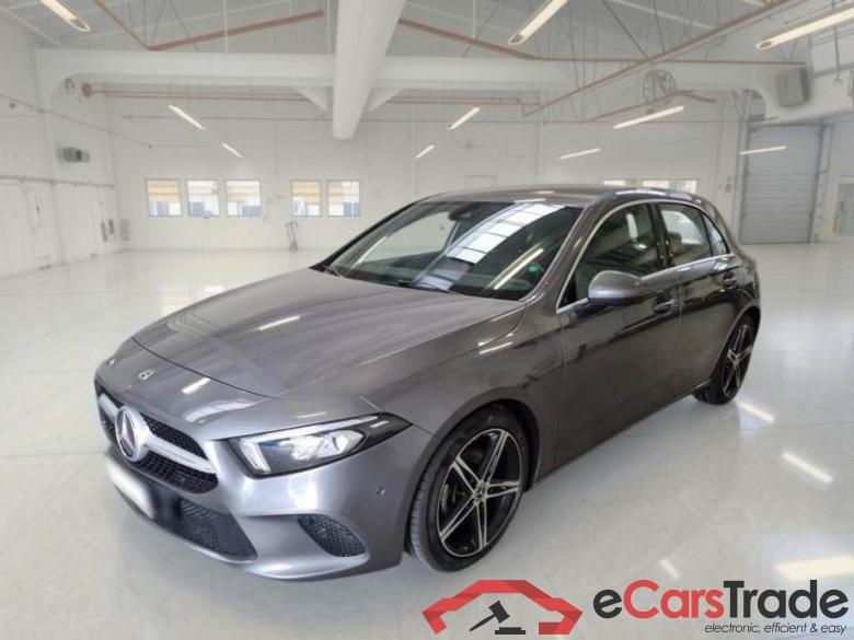 Mercedes 12 MERCEDES-BENZ CLASSE A / 2018 / 5P / BERLINA A 200 AUTOMATIC SPORT #1