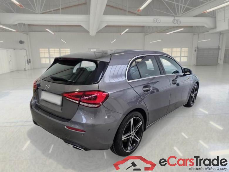 Mercedes 12 MERCEDES-BENZ CLASSE A / 2018 / 5P / BERLINA A 200 AUTOMATIC SPORT #2