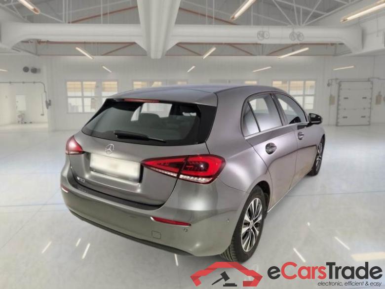 Mercedes 27 MERCEDES-BENZ CLASSE A / 2018 / 5P / BERLINA A 180 AUTOMATIC BUSINESS EXTRA #2