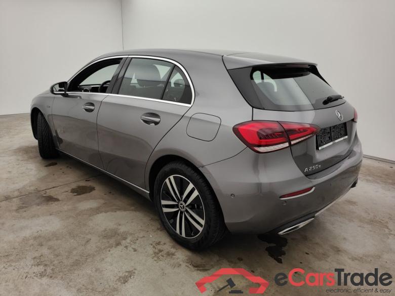 Mercedes-Benz A-Klasse A 250 e Business Solution 5d #4