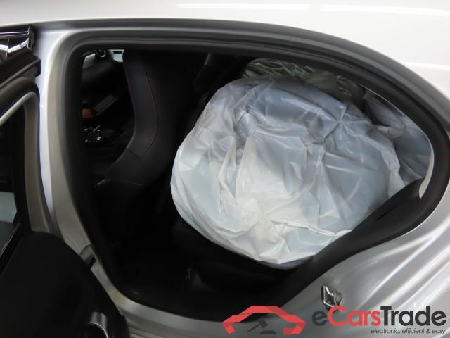 Mercedes A-Class ´18 MERCEDES-BENZ A-Klasse A 250 e 8G-DCT AMG Line 5d 118kW #1