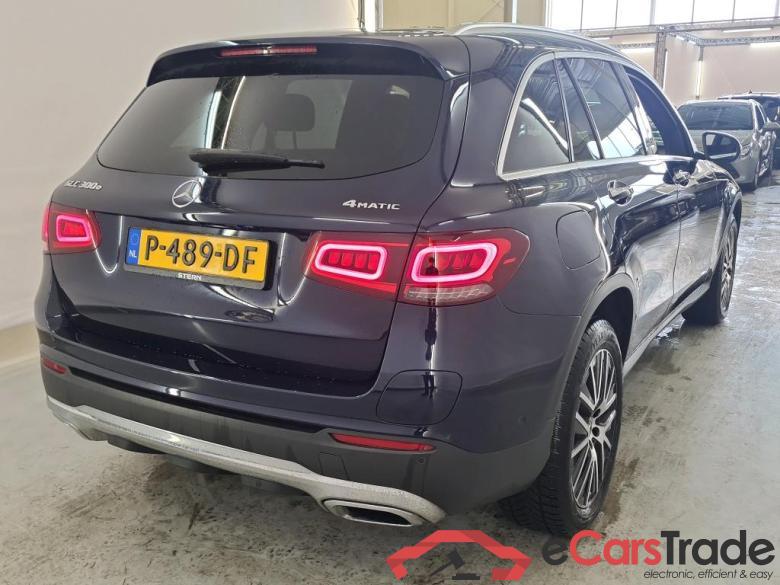 Mercedes GLC '15 Mercedes-Benz GLC GLC 300e 4MATIC Business Solution Luxury 5d #2