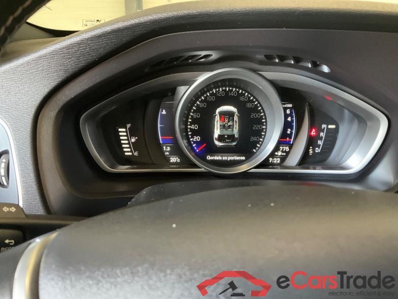VOLVO V40 1.5 T3 Polar+ Sport #6