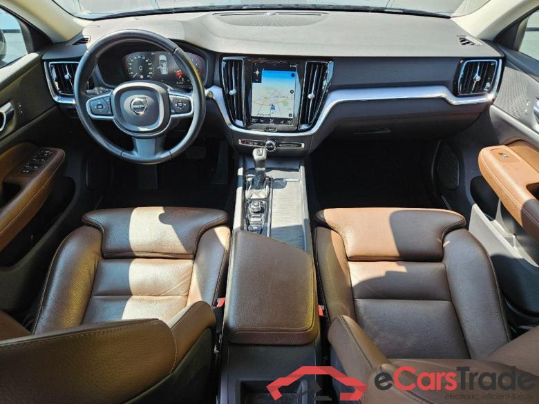 VOLVO V60 2.0 T5 Momentum #6