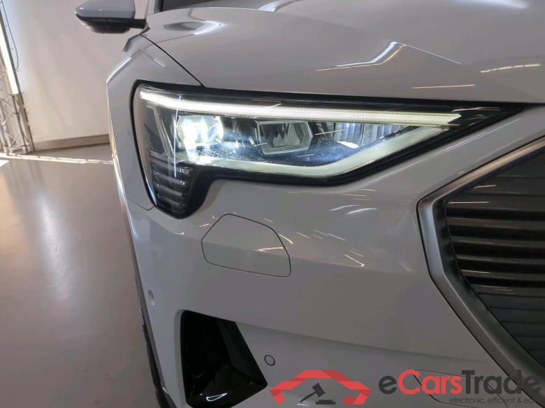 AUDI e-tron  #4