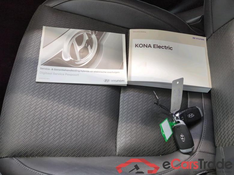 Hyundai Kona '17 Hyundai KONA Premium Electric 64 kWh 5d #4