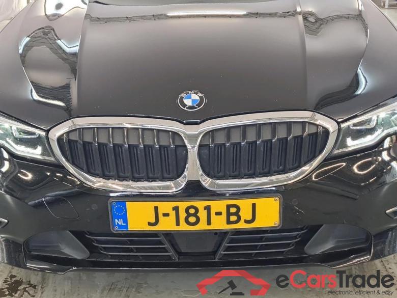 BMW 3 Serie Sedan '18 BMW 3 Serie Sedan 330e  eDrive Edition 4d #5