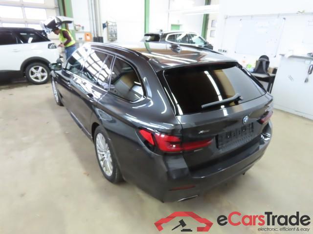 BMW 5-Serie Touring ´16 Baureihe 5 Touring 530 e xDrive M Sport 2.0 215KW E6d #2