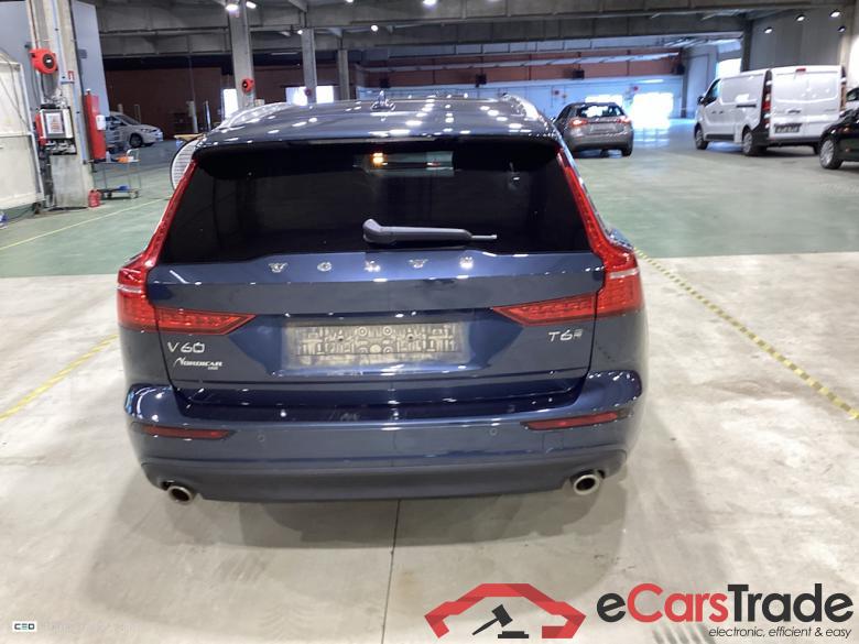 VOLVO V60 - 2018 2.0 T6 TE AWD PHEV Momentum Pro #5