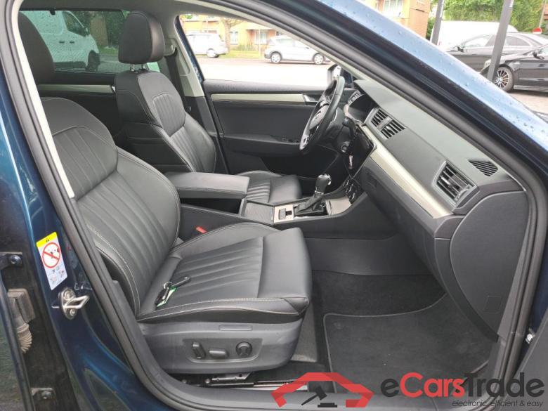 SKODA - SKO SUPERB COMBI CRTDI 122PK DSG7 Clever Plus Pack Style Premium II & Adaptive Cruise & 360 Camera & Towing Hook & Pano Roof #3