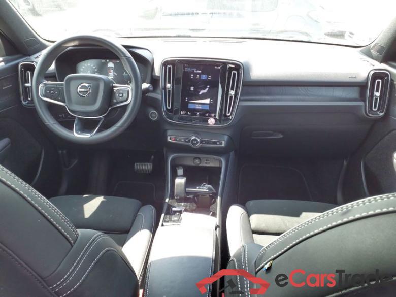 VOLVO XC40 1.5 T5 180+82 ch DCT7 Ultimate #4