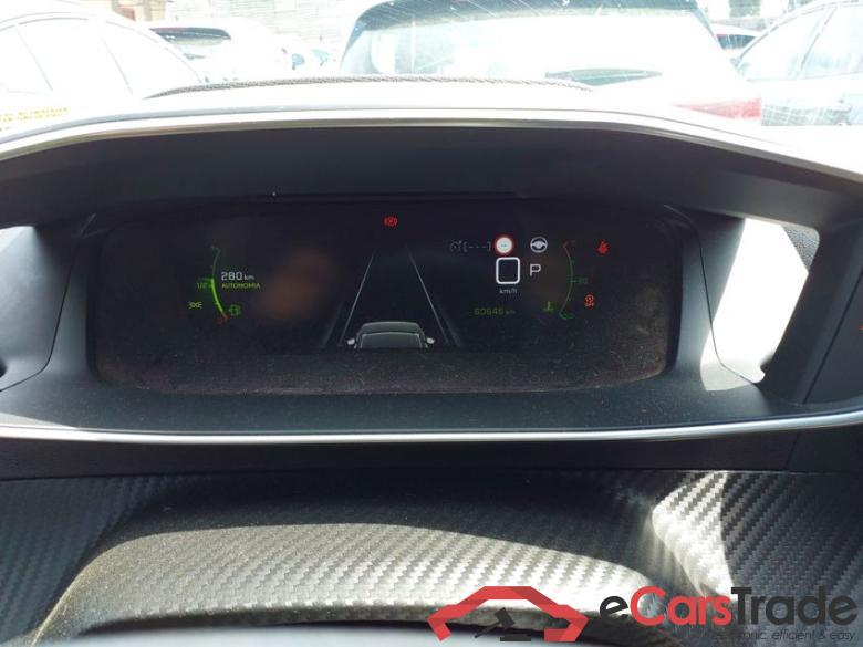 PEUGEOT 2008 Allure Pack 130 S&S EAT8 PureTech #4