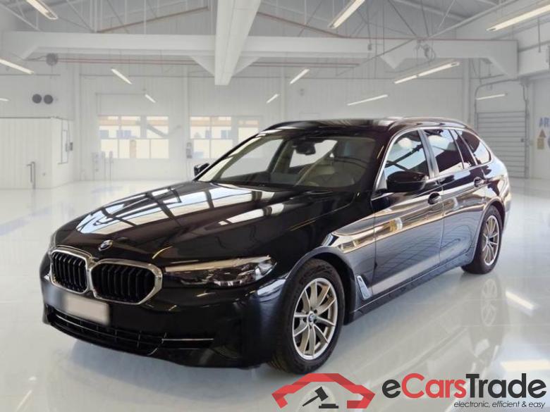 BMW 10 BMW SERIE 5 / 2020 / 5P / STATION WAGON 518D BUSINESS TOURING #1