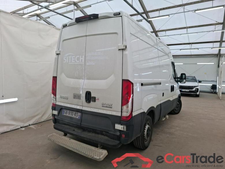 Iveco 2.3 35S16SA8 V11 H2 3520 IVECO Daily / 2014 / 4P / Fourgon tôlé 2.3 35S16SA8 V11 H2 3520 #3
