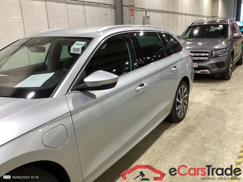 SKODA OCTAVIA COMBI 1.4 TSI PHEV 150KW DSG CLEVER+ #3