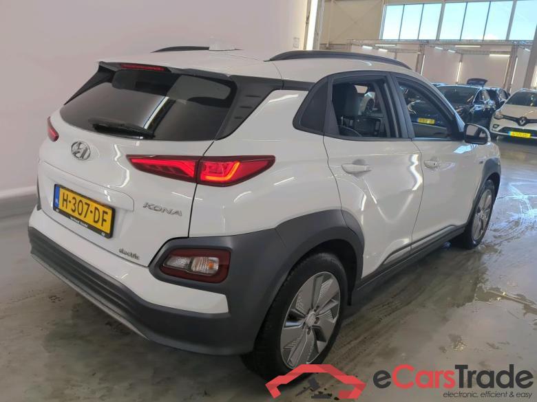 Hyundai Kona '17 Hyundai KONA Premium Electric 64 kWh 5d #2