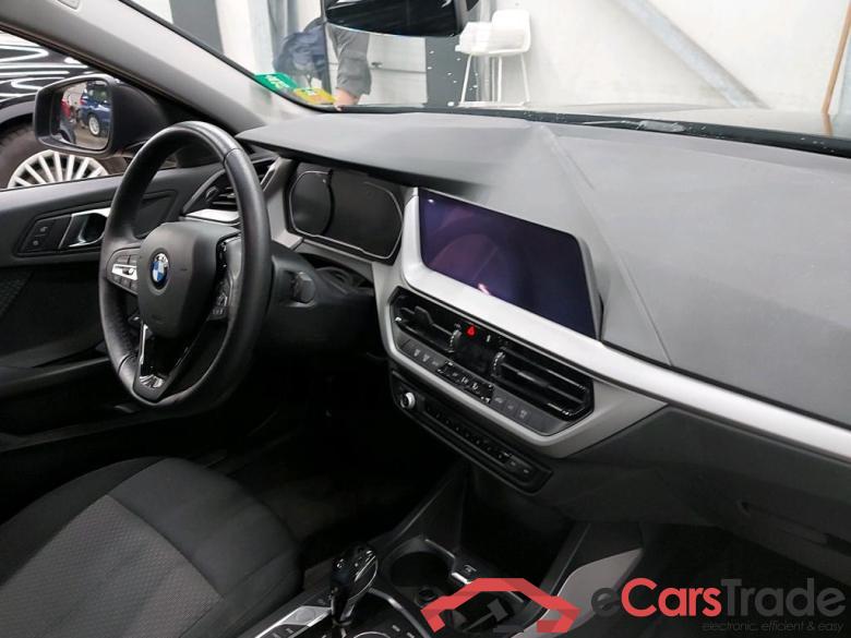 BMW - BMW 1 HATCH 116dA 116PK Advantage Pack Business & Live CockPit Plus & PDC Front & Rear #3