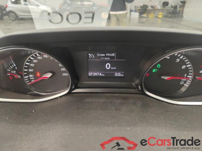 Peugeot 308 SW 1.2 PureTech 110 S&S Style 5d #6