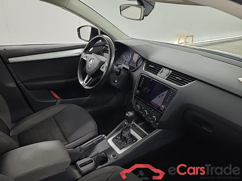 SKODA Octavia Combi 1.5 TSI Greentech Ambition Business 5D 110kW #6