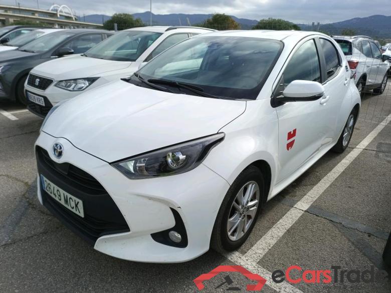TOYOTA Yaris / 2020 / 5P / berlina con portón 1.5 120H Business Plus #1