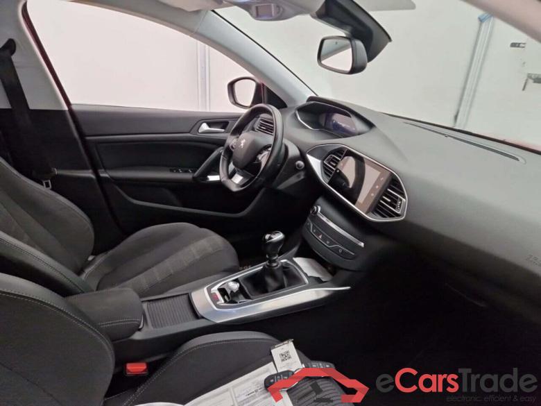 PEUGEOT 308 SW 1.2 PureTech Blue Lease Allure #3