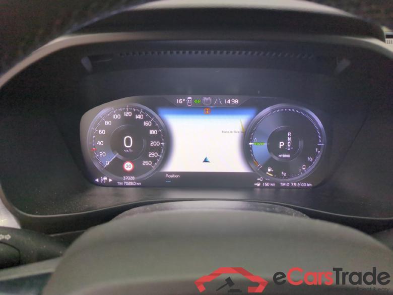 VOLVO XC40 / 2022 / 5P / SUV Recharge T5 262 DCT7 Plus #6