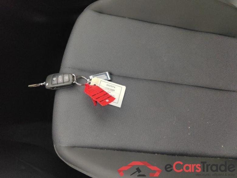 AUDI Q2 - 2021 35 TFSI S tronic (MY23) 5d #4