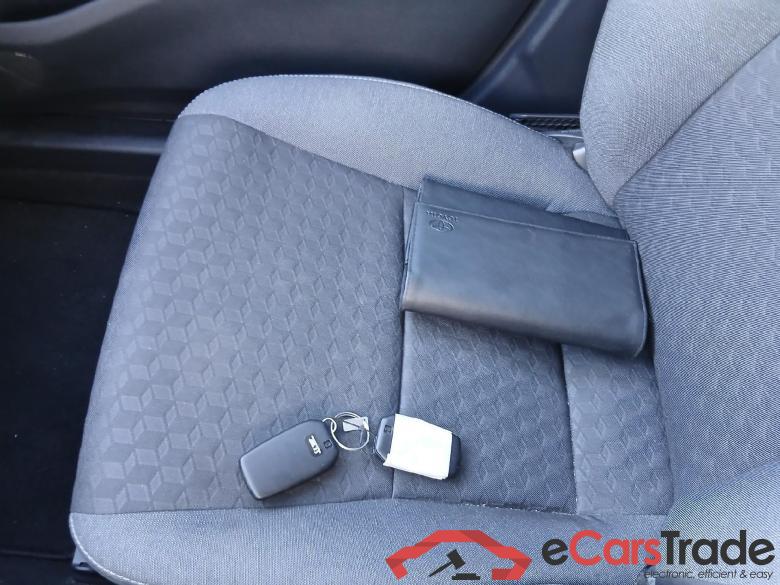 TOYOTA Yaris / 2020 / 5P / berlina con portón 1.5 120H Active Tech #5