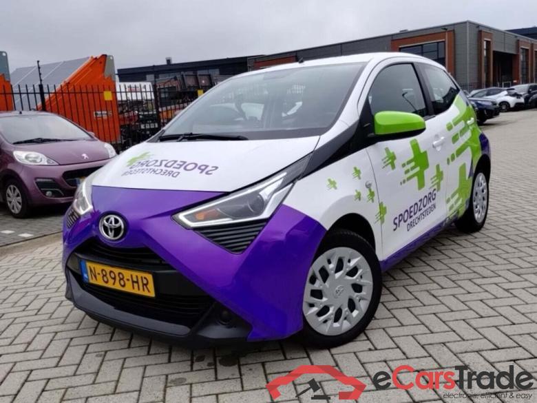 TOYOTA Aygo 1.0 VVT-i x-play #1