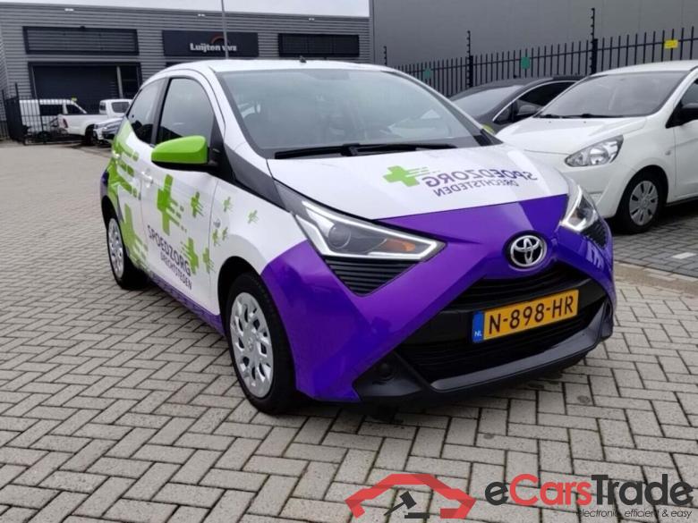 TOYOTA Aygo 1.0 VVT-i x-play #2