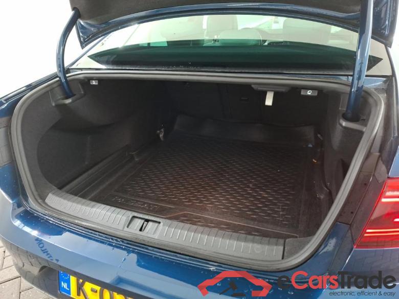 VOLKSWAGEN PASSAT 1.5 TSI 7-DSG Elegance Business R 4D 110kW #5