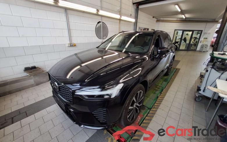 Volvo XC60 (03.2017->) DE - SUV5 B5 (Benzin) AWD EU6d, Plus Dark Mild-Hybrid (EURO 6d), (Facelift) 2022 #1