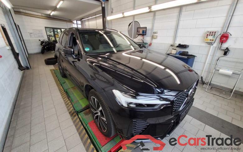 Volvo XC60 (03.2017->) DE - SUV5 B5 (Benzin) AWD EU6d, Plus Dark Mild-Hybrid (EURO 6d), (Facelift) 2022 #2