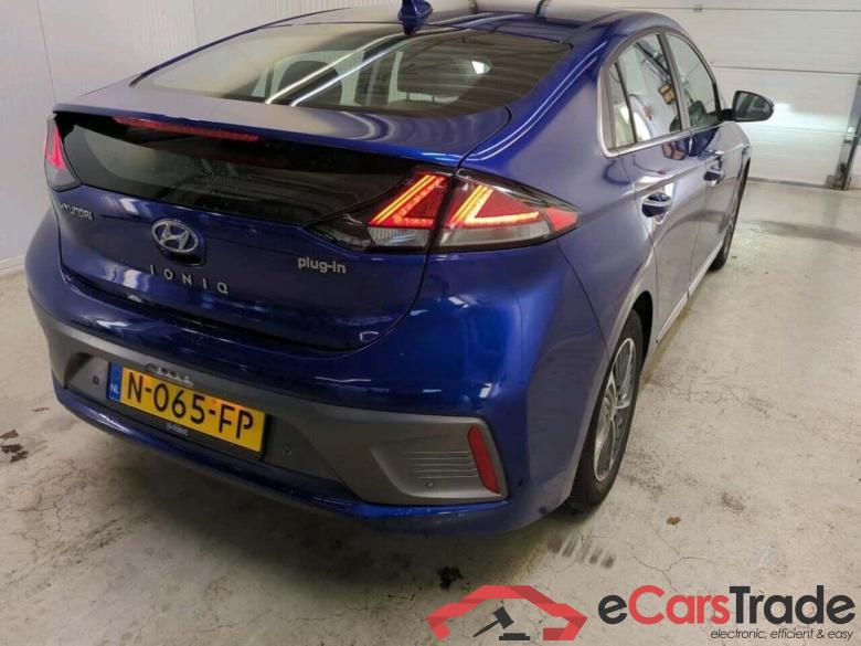 HYUNDAI IONIQ 1.6 GDi PHEV PremDes #2