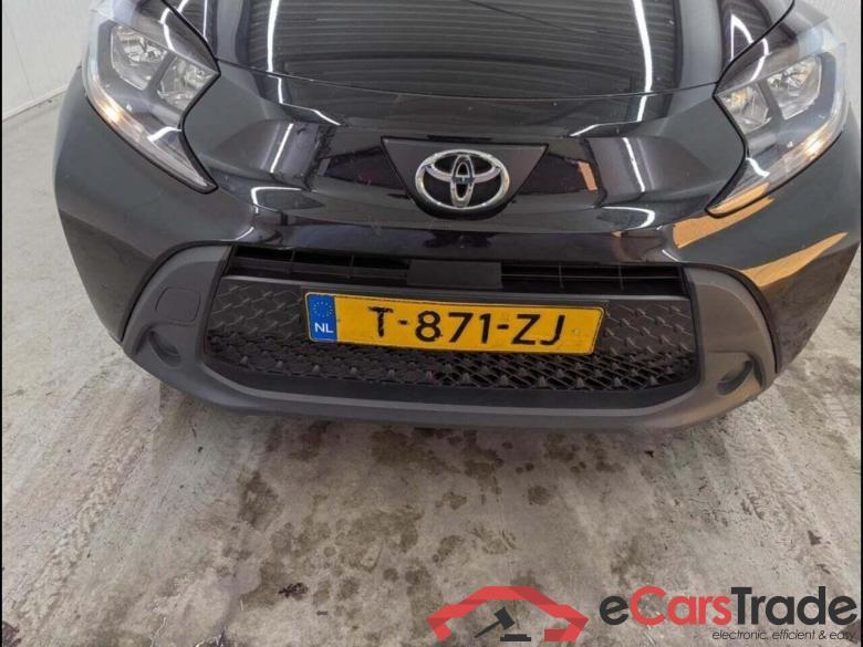TOYOTA Aygo X 1.0 VVT-i MT Play #4