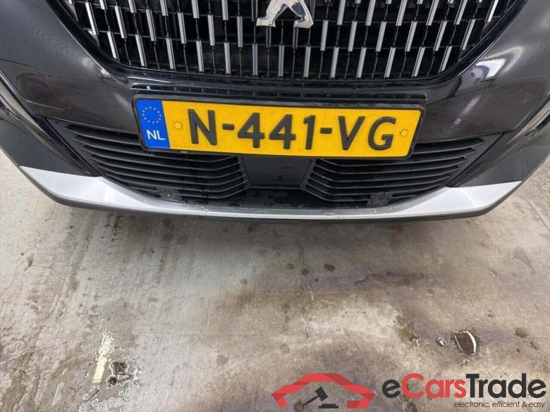 PEUGEOT 2008 1.2 PureTech GT #4