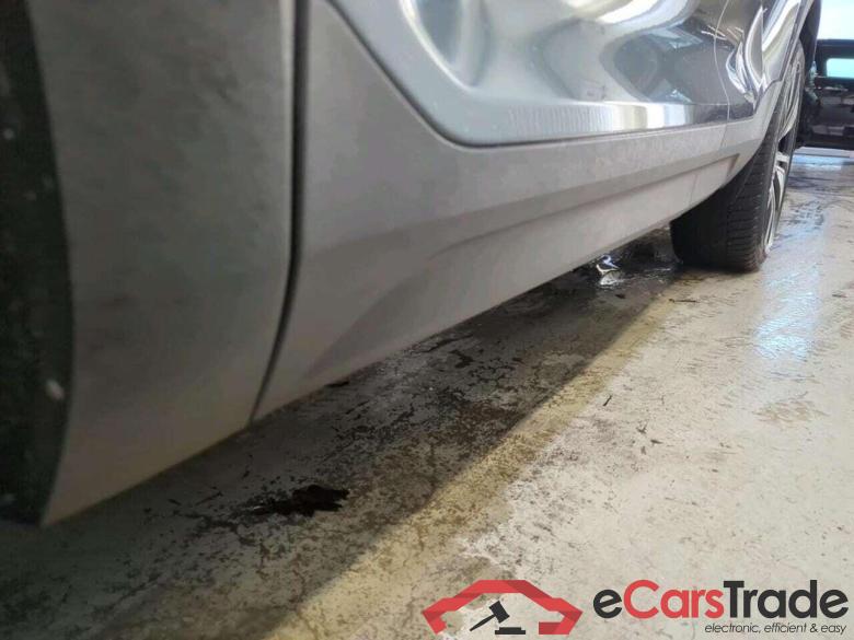 VOLVO XC40 Recharge P8 AWD RDes #4