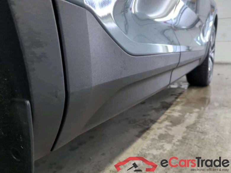 VOLVO XC40 Recharge P8 AWD RDes #5