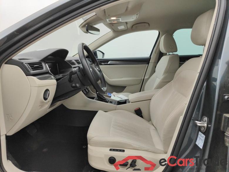 Skoda Superb Combi 1.4 TSI iV 160kW DSG6 Style 5d #3