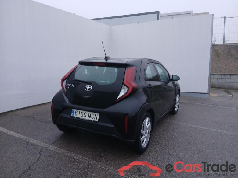 TOYOTA Aygo X Cross / 2022 / 5P / todoterreno 1.0 VVT-I 72CV Play #2