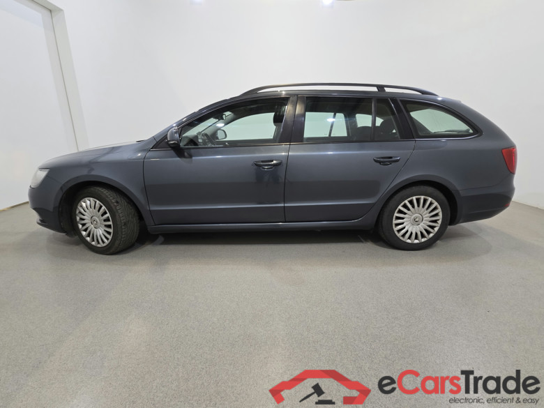 Skoda Superb Combi 1.6TDI Active Navi Klima PDC ... #2